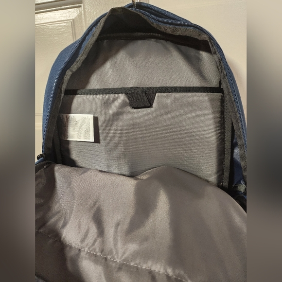 The North Face Men's Navy Backpack - Picture 5 of 10